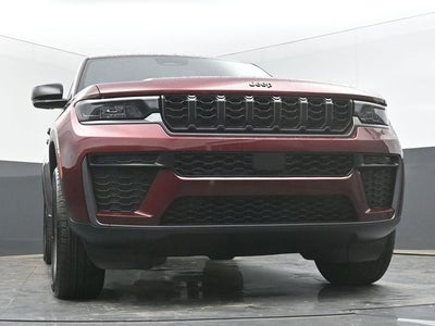 2026 Jeep Grand Cherokee Laredo Altitude