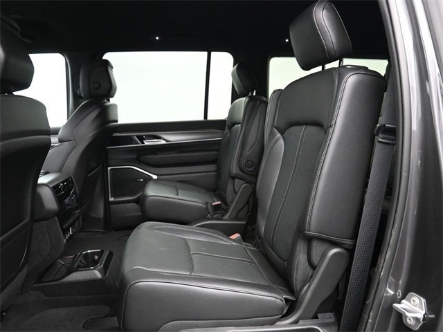 2026 Jeep Grand Wagoneer L 4x4