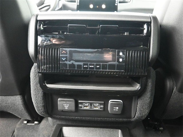 2026 Jeep Grand Wagoneer L 4x4