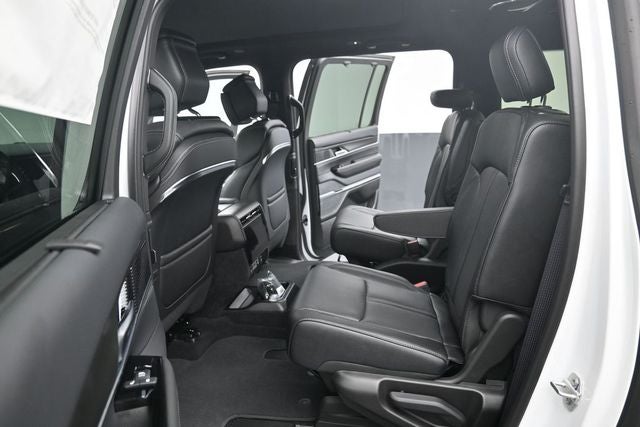 2026 Jeep Grand Wagoneer L Summit Obsidian