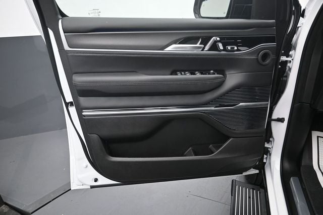 2026 Jeep Grand Wagoneer L Summit Obsidian