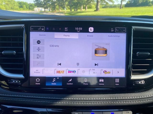 2027 Chrysler Pacifica Select