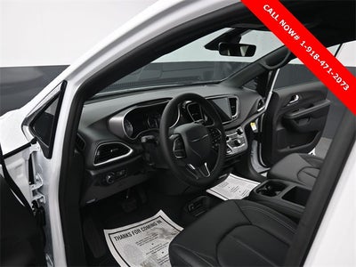 2026 Chrysler Voyager LX