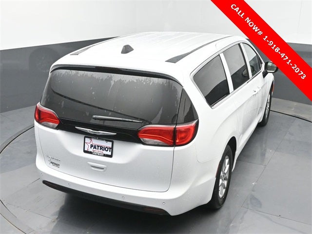 2026 Chrysler Voyager LX