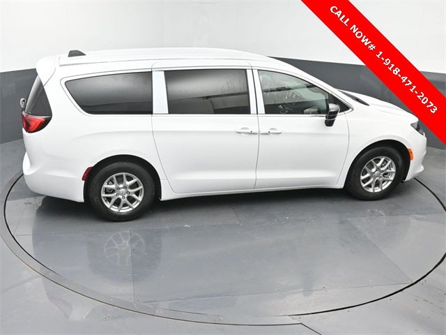 2026 Chrysler Voyager LX