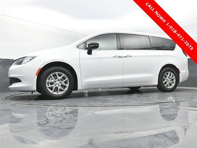 2026 Chrysler Voyager LX