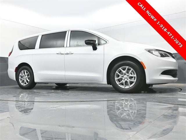 2026 Chrysler Voyager LX