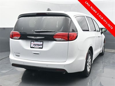 2026 Chrysler Voyager LX