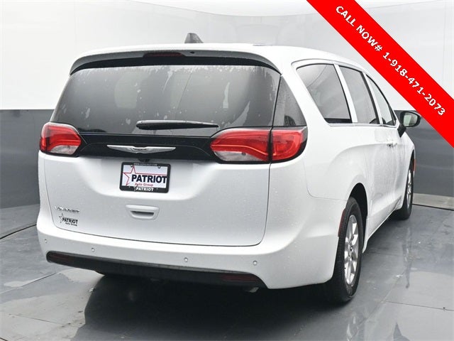 2026 Chrysler Voyager LX