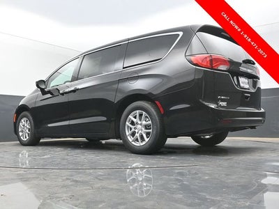 2026 Chrysler Voyager LX