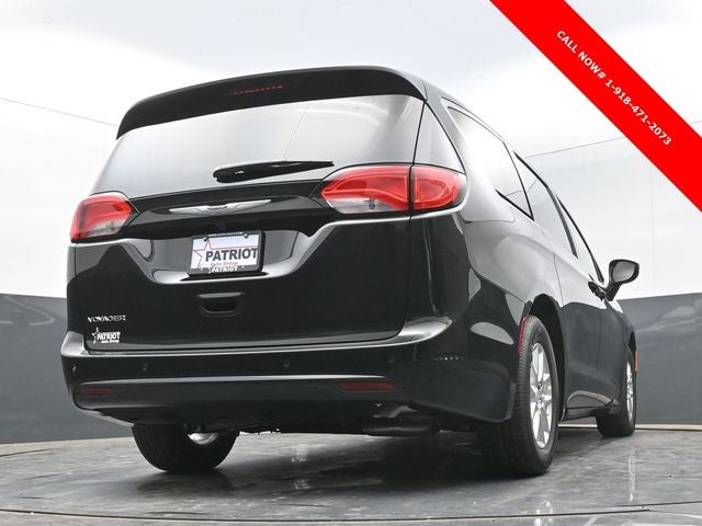2026 Chrysler Voyager LX
