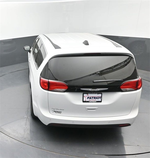 2026 Chrysler Voyager LX