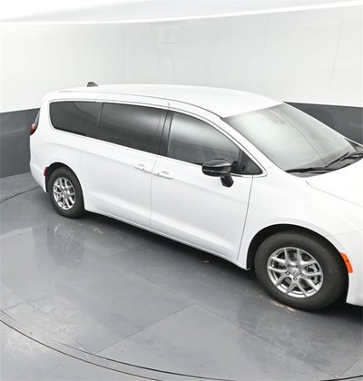 2026 Chrysler Voyager LX