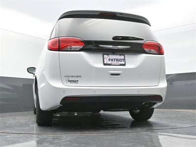 2026 Chrysler Voyager LX