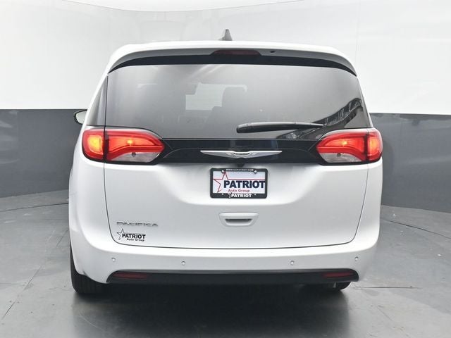 2027 Chrysler Pacifica LX
