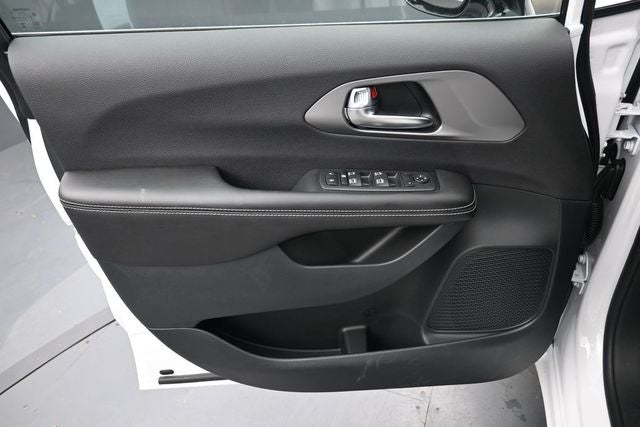2027 Chrysler Pacifica LX