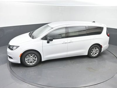2027 Chrysler Pacifica LX
