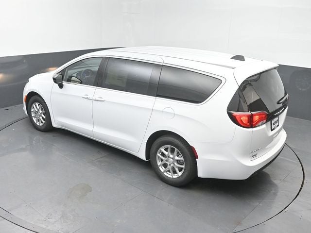 2027 Chrysler Pacifica LX