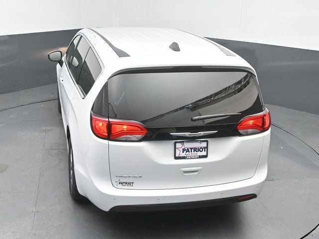2027 Chrysler Pacifica LX