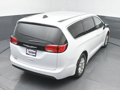 2027 Chrysler Pacifica LX