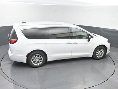 2027 Chrysler Pacifica LX