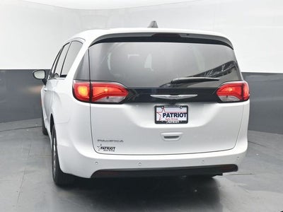 2027 Chrysler Pacifica LX