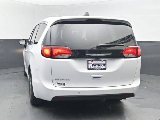2027 Chrysler Pacifica LX
