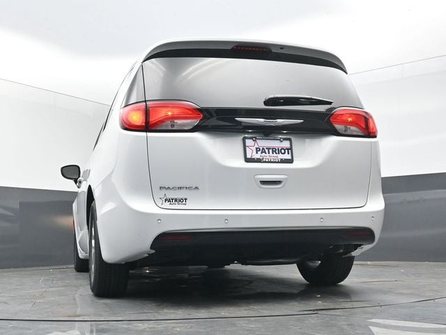 2027 Chrysler Pacifica LX