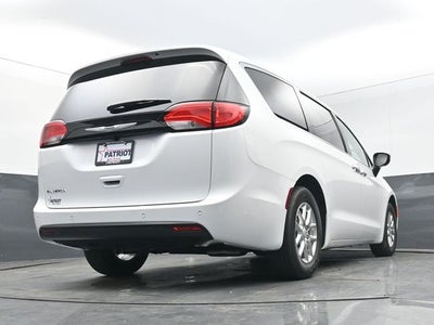 2027 Chrysler Pacifica LX