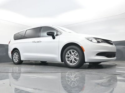 2027 Chrysler Pacifica LX