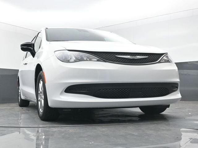 2027 Chrysler Pacifica LX