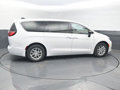 2027 Chrysler Pacifica LX