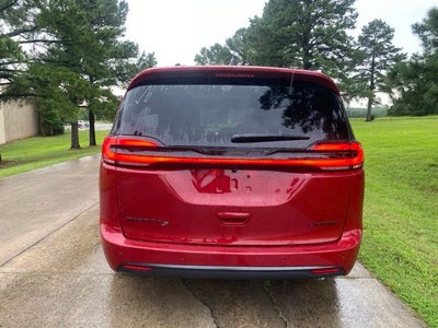 2027 Chrysler Pacifica Limited