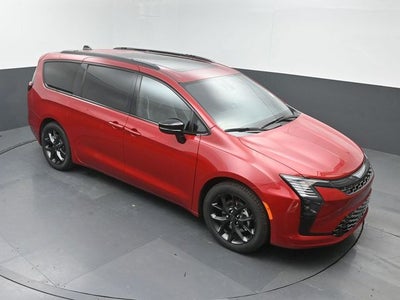 2027 Chrysler Pacifica Limited