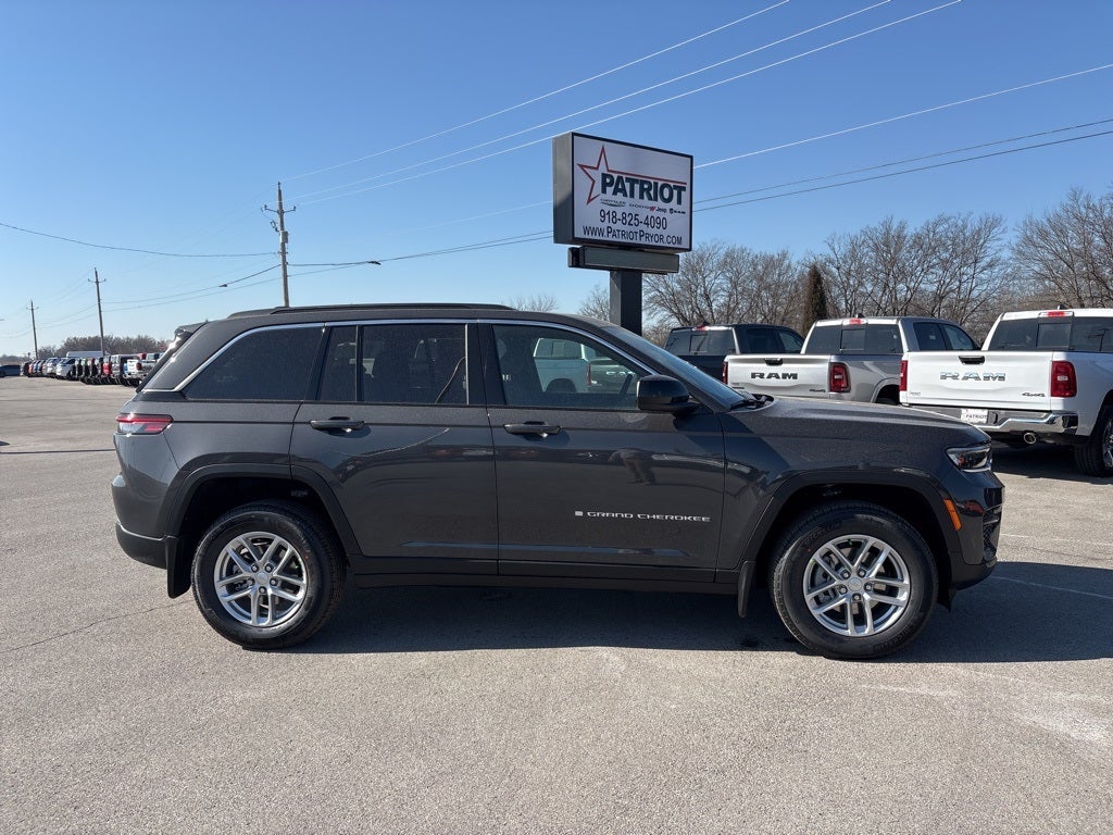 2026 Jeep Grand Cherokee Laredo