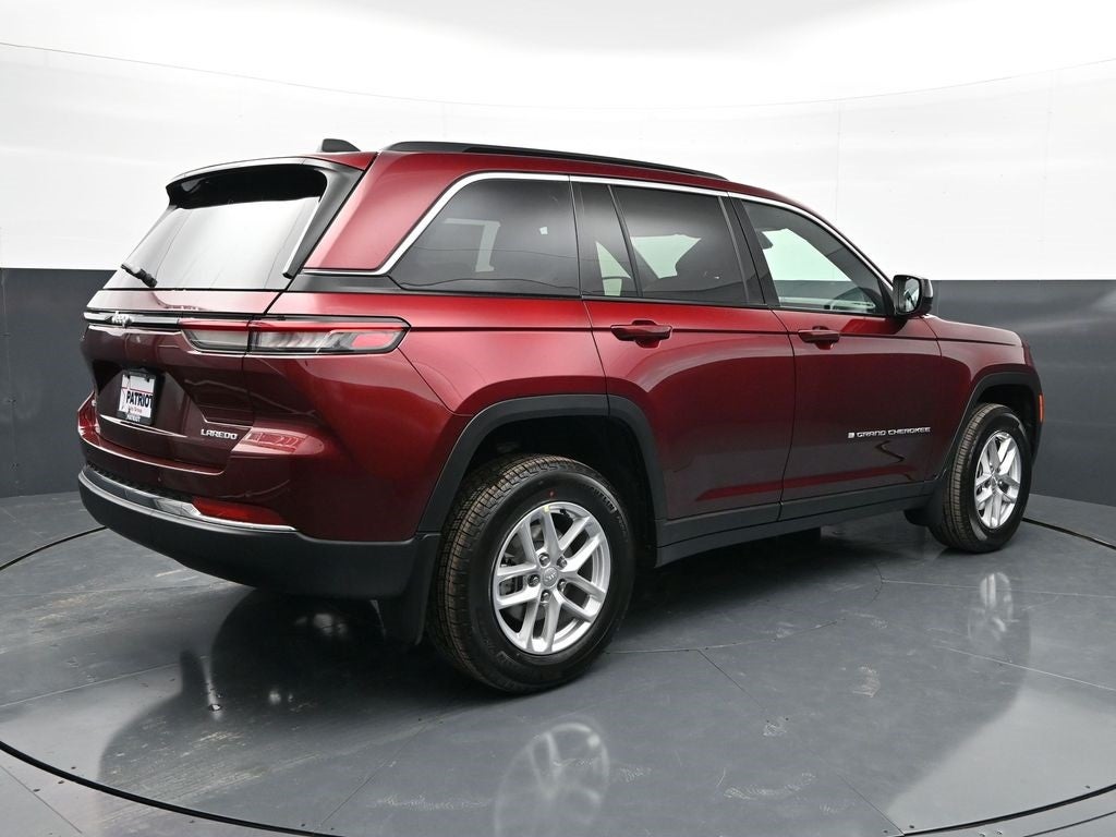 2026 Jeep Grand Cherokee Laredo