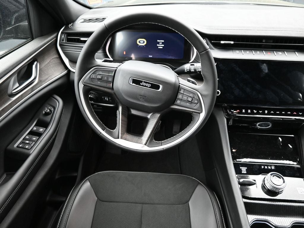 2026 Jeep Grand Cherokee Laredo