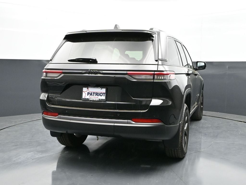 2026 Jeep Grand Cherokee Laredo