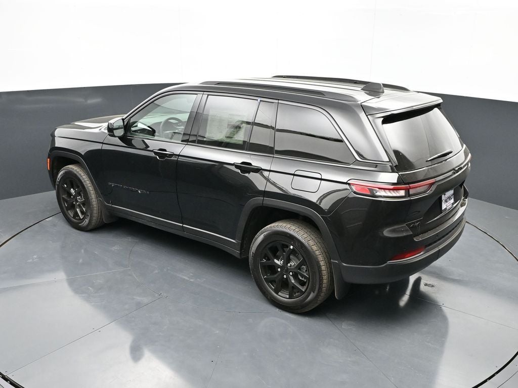 2026 Jeep Grand Cherokee Laredo