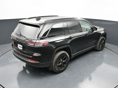 2026 Jeep Grand Cherokee Laredo