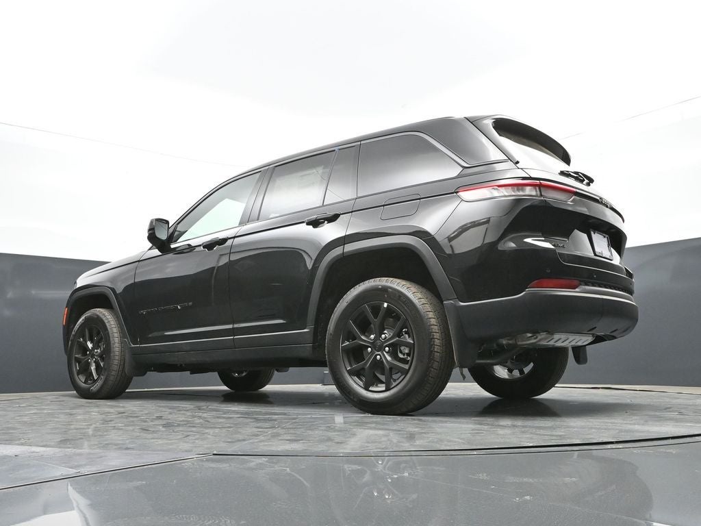 2026 Jeep Grand Cherokee Laredo