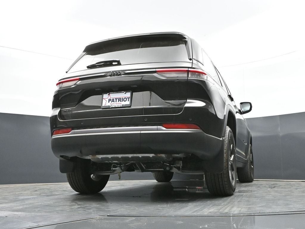 2026 Jeep Grand Cherokee Laredo