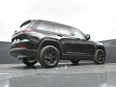 2026 Jeep Grand Cherokee Laredo