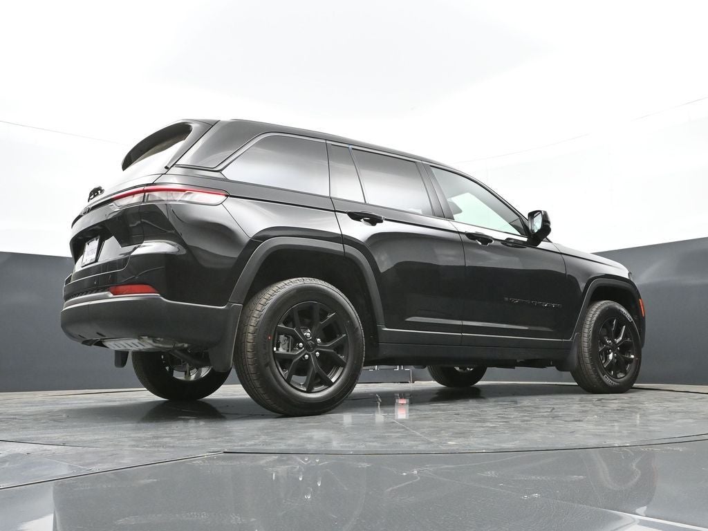 2026 Jeep Grand Cherokee Laredo