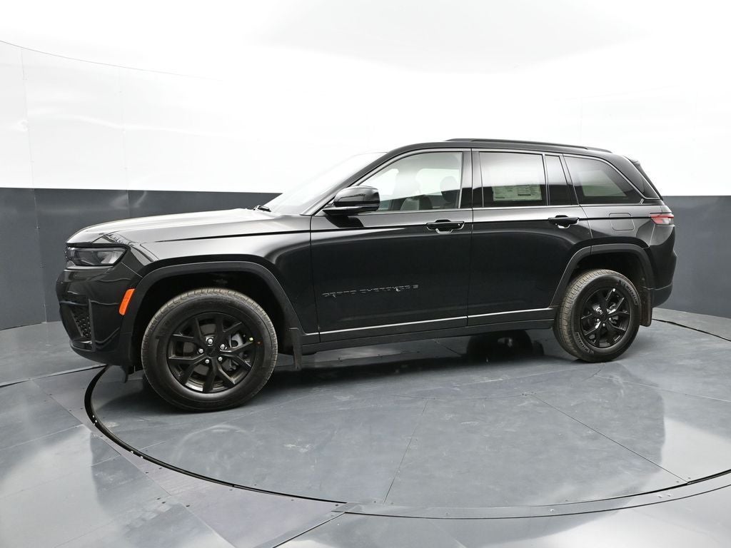 2026 Jeep Grand Cherokee Laredo