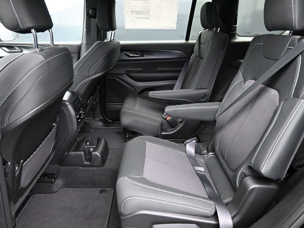 2026 Jeep Grand Cherokee L Laredo