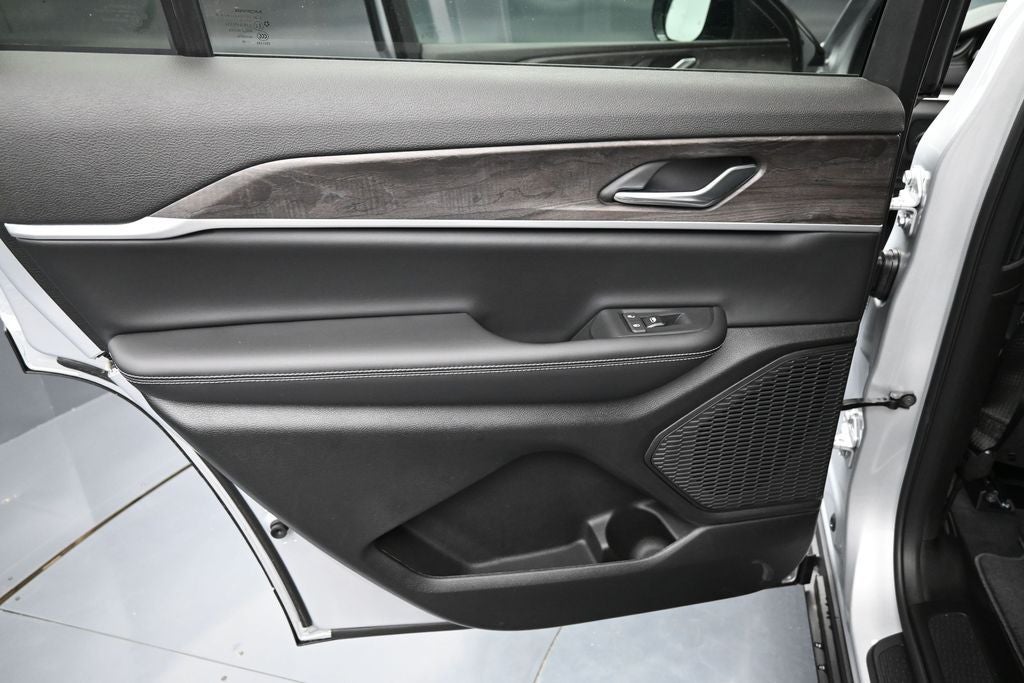 2026 Jeep Grand Cherokee L Altitude