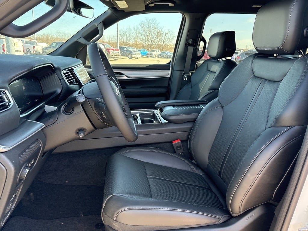 2026 Jeep Grand Wagoneer L 4x4