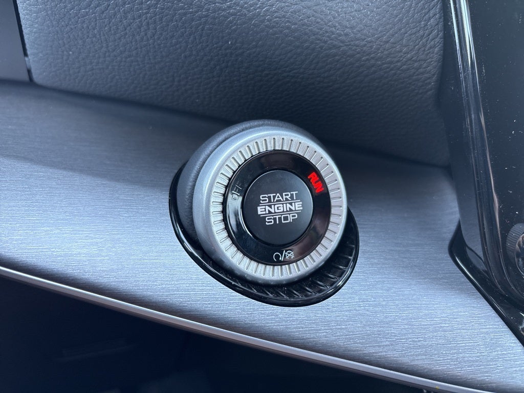 2026 Jeep Grand Wagoneer L 4x4