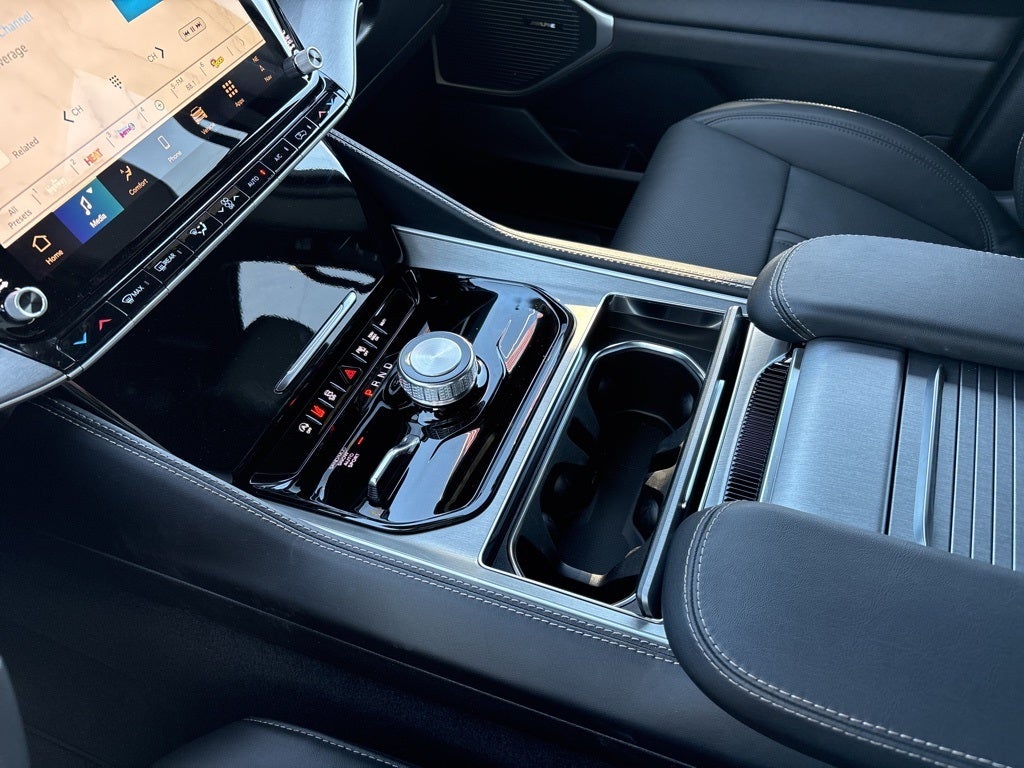 2026 Jeep Grand Wagoneer L 4x4